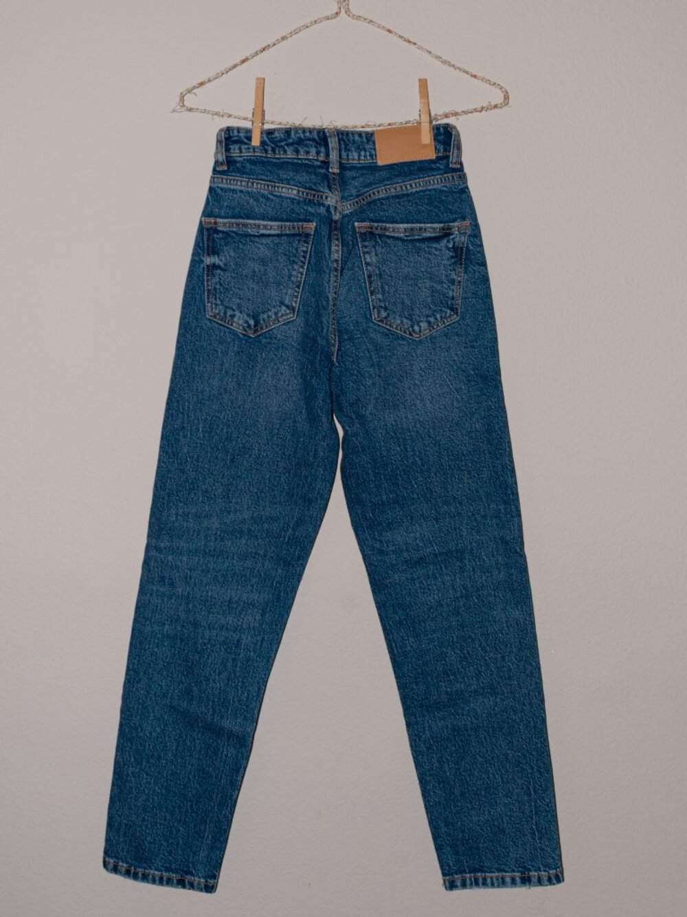 Zara High Rise Slim Mom Leg Jeans - Picture 4 of 4